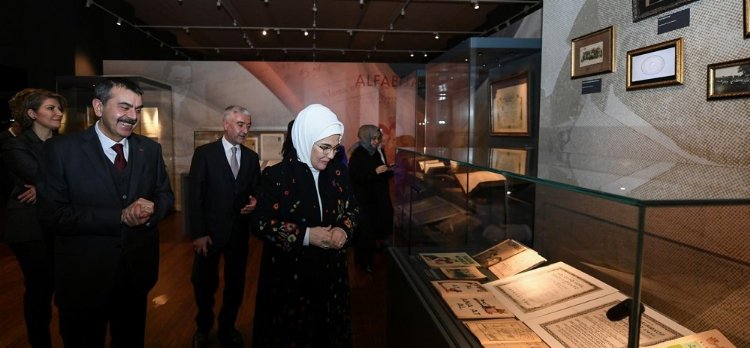 Emine Erdoğan’dan ‘Maarif’ sergisine ziyaret