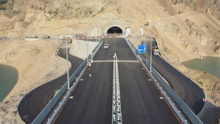 Yusufeli Merkez Viyadüğü trafiğe açılıyor