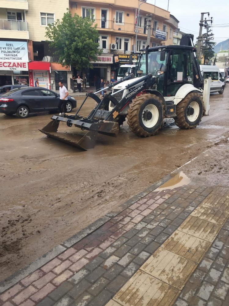 Bursa’da yağmur mesaisi