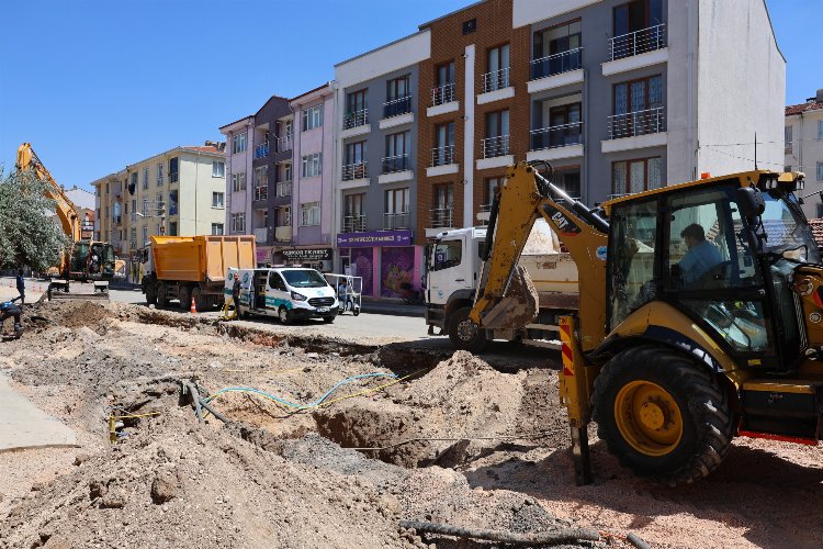 Eskişehir’de yol çalışmaları sürüyor