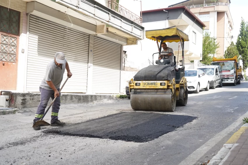 Çayırova’da Fen işleri ekipleri çalışmalarını sürdürüyor