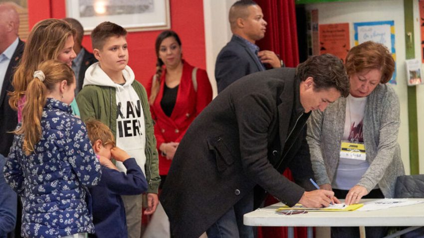 Kanada Trump’ın tehditlerinin gölgesinde sandık başına gidiyor