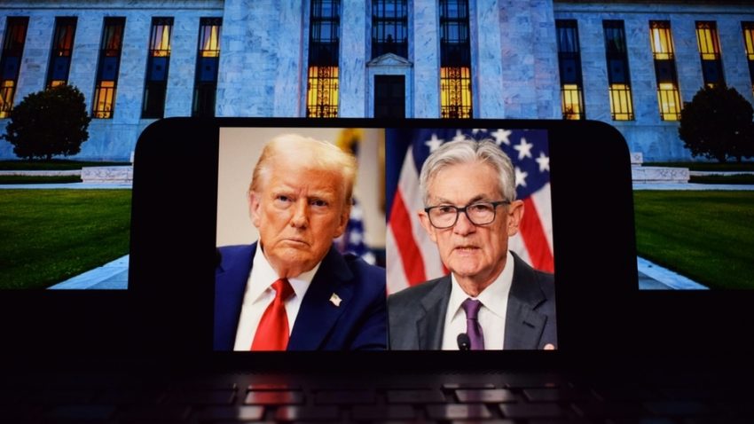 Trump’tan yeni Fed eleştirisi: Faiz oranlarını benden az biliyor