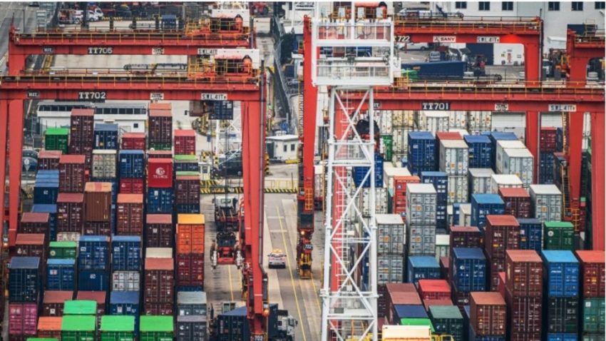 ABD’de tarife tesiriyle ithalat kargolarında 2023’ten beri birinci düşüş bekleniyor