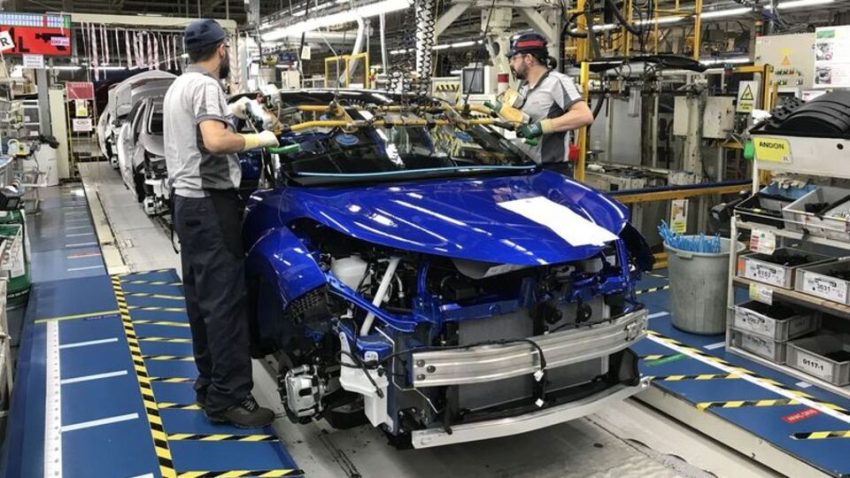 Otomotiv satışları Nisan’da yıllık olarak artış kaydetti