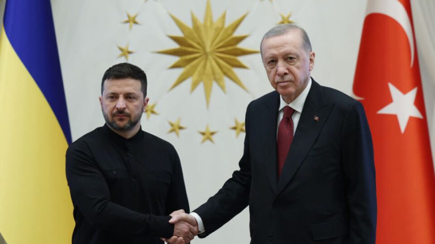 Zelenskiy Ankara’da: Birinci koşul şartsız ateşkes olmalı