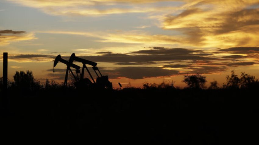 ABD ham petrol üretiminin önümüzdeki yıl azalacağı varsayım ediliyor