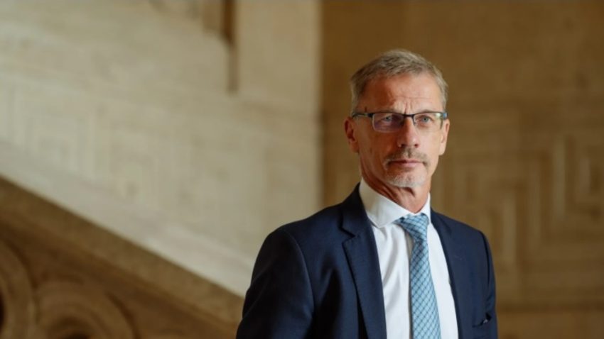 “AMB faiz konusunda en az Eylül’e kadar beklemeli”