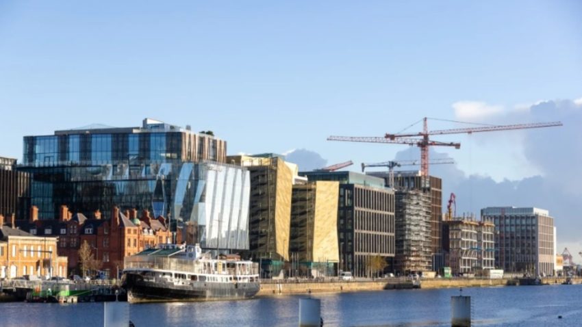 Euro Bölgesi büyümesine üst istikametli revizyon