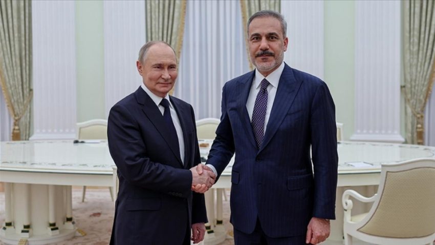 Fidan, Putin ile bir ortaya geldi