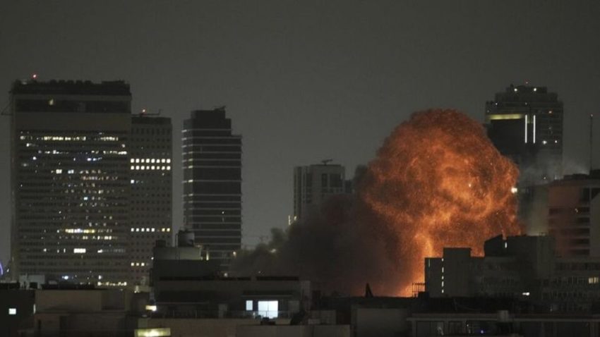 İsrail ordusu Tahran’a yeni akın dalgası başlattığını duyurdu