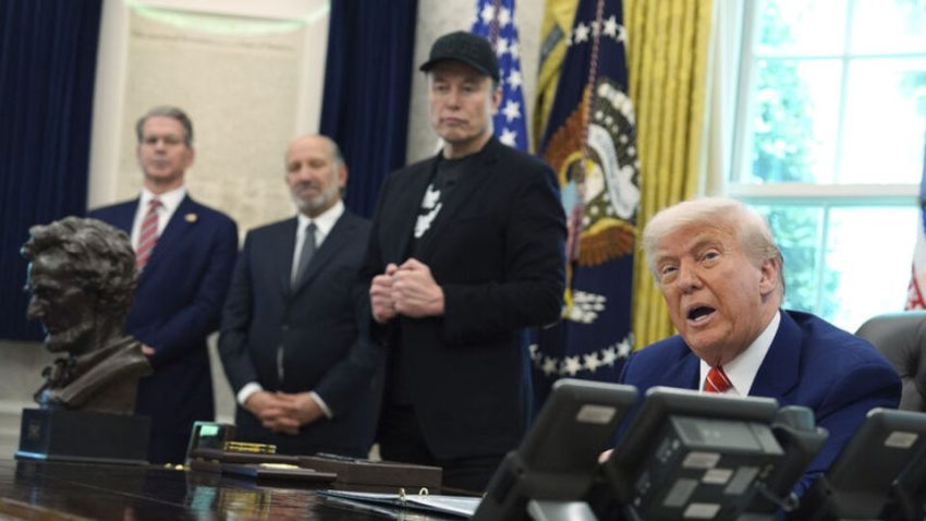 Trump-Musk arbedesi büyüyor: Ben olmasaydım seçimi kaybederdi