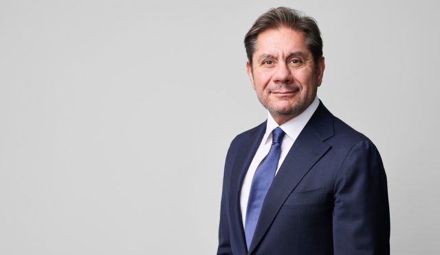 akbank-avrupanin-en-duzgunleri-ortasinda-IA2aqKGN.jpg