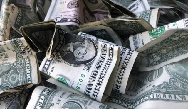 doviz-mevduatlari-41-milyar-dolar-azaldi-Qg2gv7Lc.jpg