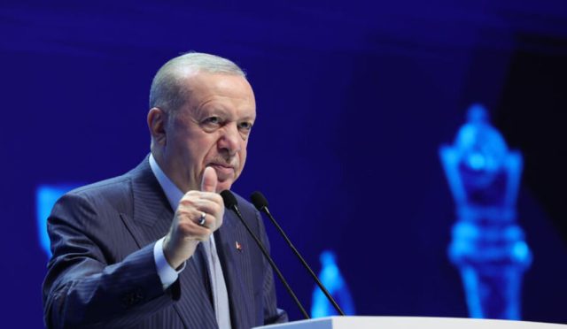 erdogan-yil-sonunda-enflasyonda-20li-sayilari-gormeyi-hedefliyoruz-H5TRUK1N.jpg