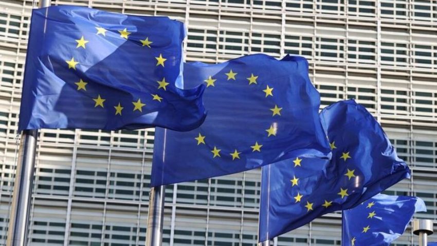 Euro Bölgesi’nde ekonomik itimat kestirimlerin tersine azaldı