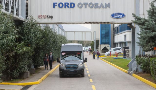 ford-otosanda-uretime-tatil-ortasi-SkzMnHA9.jpg