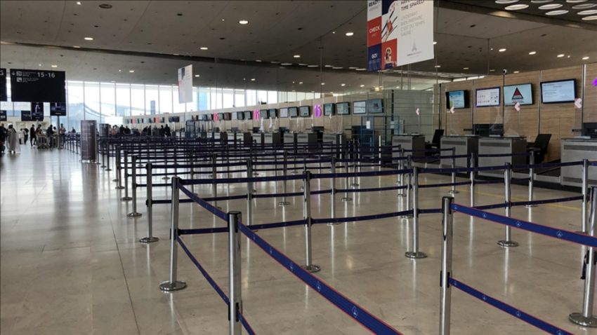Fransa’da grevi nedeniyle birtakım uçuşlar iptal edildi