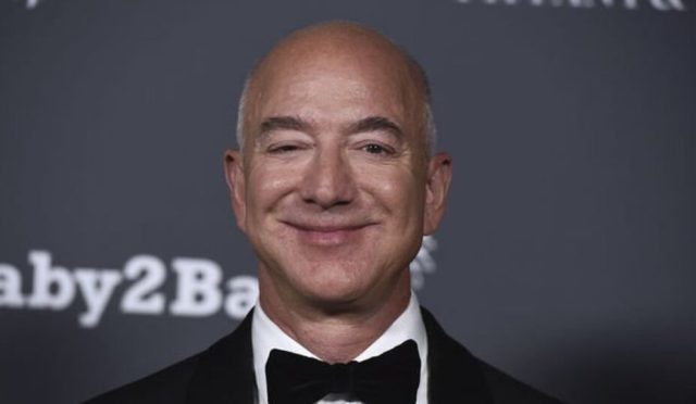 jeff-bezos-737-milyon-dolar-kiymetinde-amazon-payi-satti-35yI73PX.jpg