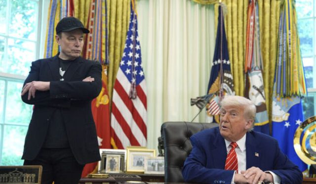 musk-trump-gerginligi-tirmanirken-tesla-paylari-sert-dustu-7626HBM7.jpg