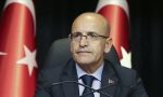 simsek-londrada-yatirimcilarla-bir-ortaya-geldi-CpwtIA7G.jpg
