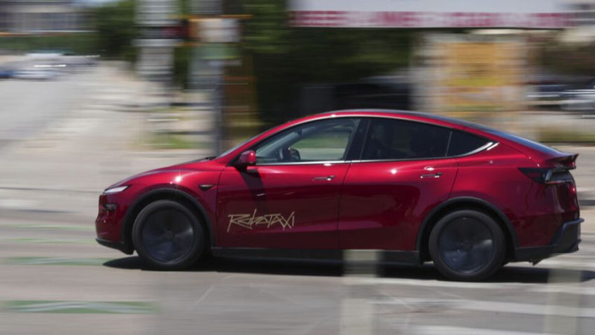 Tesla’dan birinci robotaksi teknolojisi Model Y ile geldi