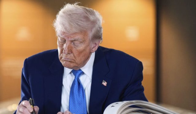 trump-genius-tasarisini-imzaladi-be3QYaXn.jpg