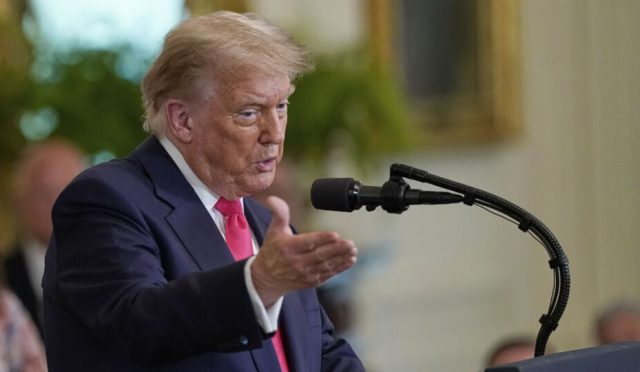 trump-kanada-ile-ticaret-gorusmelerini-sonlandirdiklarini-duyurdu-EeFgREMB.jpg