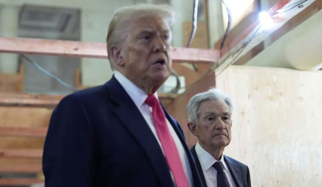 trump-powell-icin-agzini-bozdu-inatci-moron-6Z7s6zck.jpg