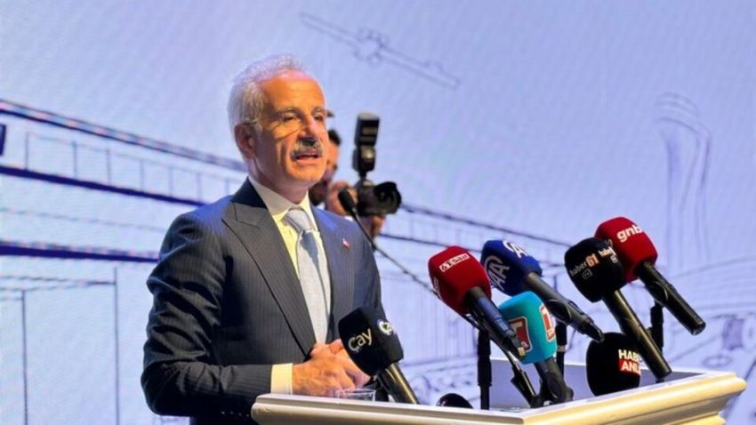 Uraloğlu: Denize yapılan üçüncü havalimanını tasarladık