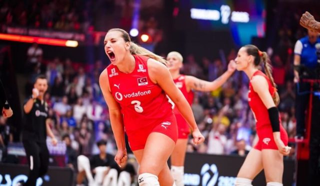 a-ulusal-bayan-voleybol-kadrosu-tarihinde-birinci-kere-finale-yukseldi-SdKesvBE.jpg