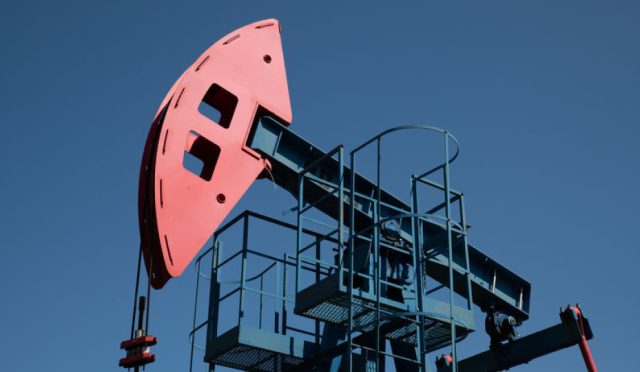 abdde-petrol-sondaj-kulesi-sayisi-artti-K8LIzz9u.jpg