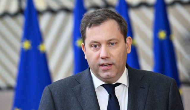 almanya-trumpin-tehdidi-ab-icin-kirmizi-cizgidir-4OBYabQg.jpg
