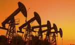 arz-fazlasi-beklentileri-petrol-fiyatlarini-asagi-cekti-EDerCbj5.jpg