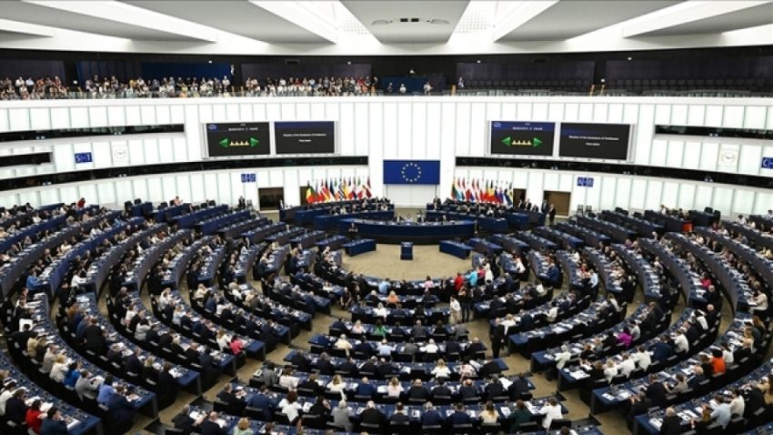 Avrupa Parlamentosu’ndan Trump’a cevap gecikmedi