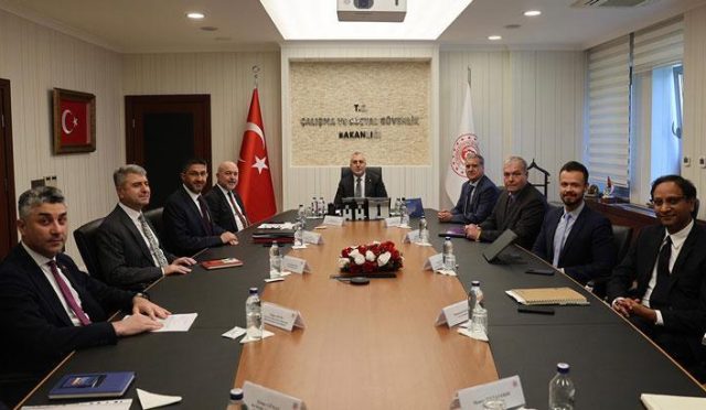bakan-isikhan-dunya-bankasi-heyeti-ile-gorustu-yl6JJ5Jw.jpg