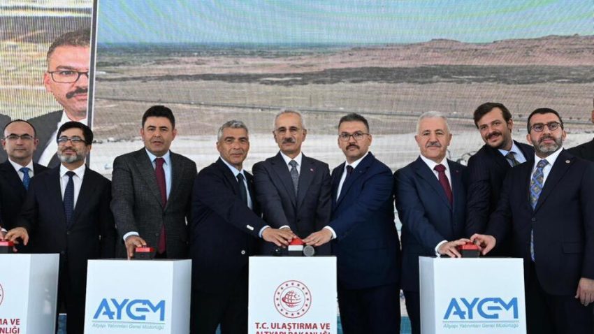 Bakan Uraloğlu: Zengezur Koridoru Çin’den İngiltere’ye ticareti geliştirecek