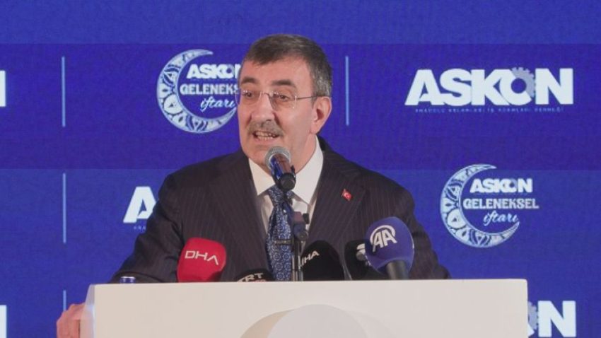 Cevdet Yılmaz: Enflasyonla uğraşta ilerlemeye devam ediyoruz