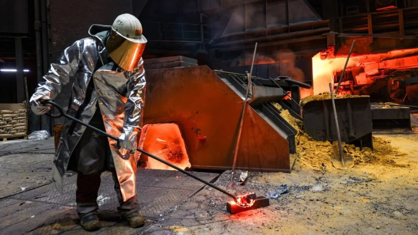 Euro Bölgesi sanayi üretimi 7 ayın en düşük düzeyinde