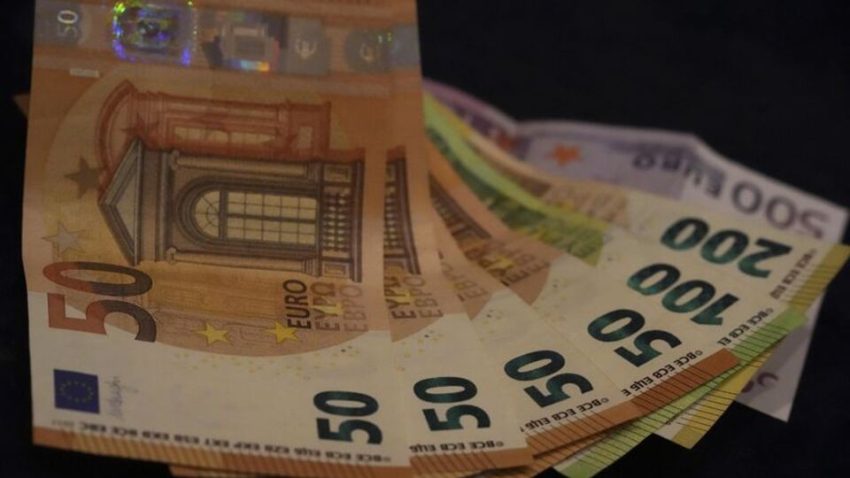Euro Bölgesi’nde enflasyon maksada yaklaştı