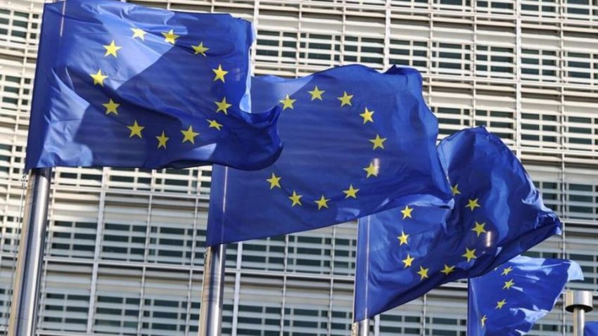 Euro Bölgesi’nde PMI 15 ayın tepesinde