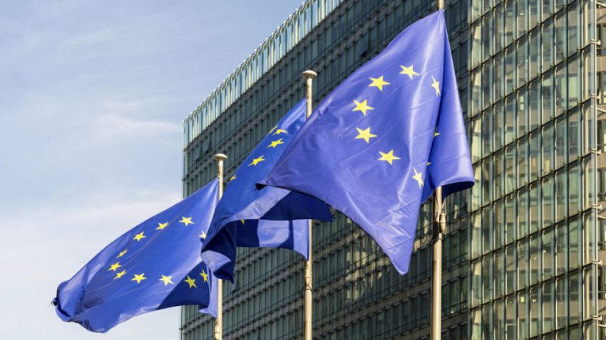 Euro Bölgesi’nde tüketici inancı 2,5 yılın en düşük düzeyinde
