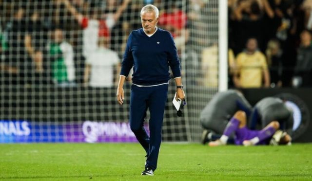 fenerbahcede-mourinho-devri-bitti-Wf8fM2QW.jpg