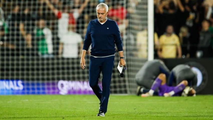Fenerbahçe’de Mourinho devri bitti
