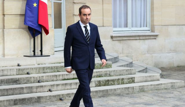 fransada-istifa-eden-lecornu-yine-basbakan-olarak-atandi-UGOgg2hR.jpg