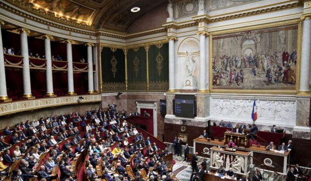 fransada-macronun-azline-ait-onerge-parlamentoya-sunuldu-8ejs4lYW.jpg