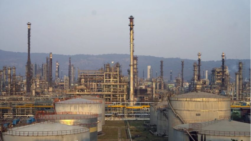 Hindistan Rus petrolü almak için alternatif para ünitelerine yöneliyor