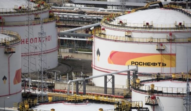 rusya-opece-telafi-icin-petrol-kesintilerini-2025-sonuna-kadar-surdurecek-DHYEHQ1u.jpg
