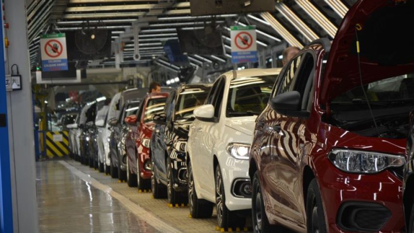 Savaş otomotiv satışlarını da vurdu