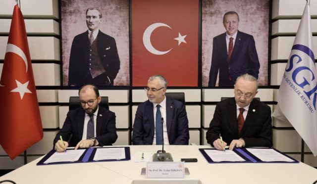 sgk-ile-teb-ortasinda-ilac-teminine-ait-ek-protokol-imzalandi-iqUMPHx3.jpg